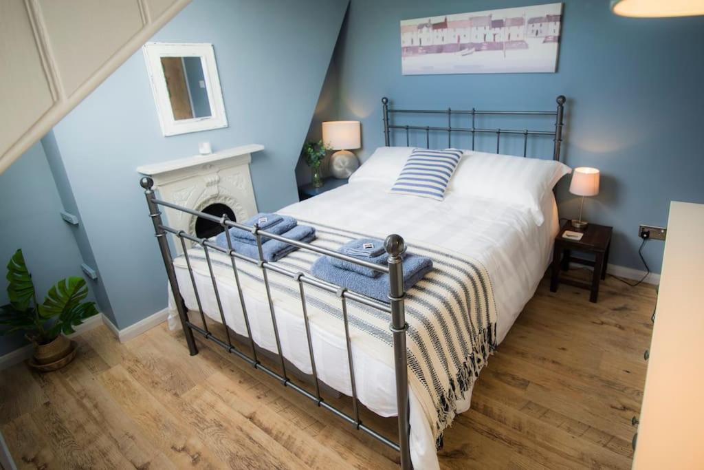 Restful And Cosy 4 Bed Home Minutes From The Beach Сендгейт Екстериор снимка